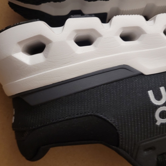 On running sneakers Cloudrunner 2 - Picture 5 of 15